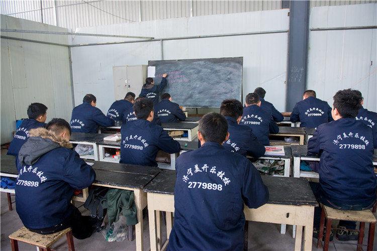 通过全能焊接班的学习学员可达到独立上岗操作水平